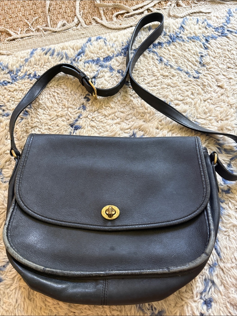 VINTAGE 2000 Coach City Bag black leather crossbody bag